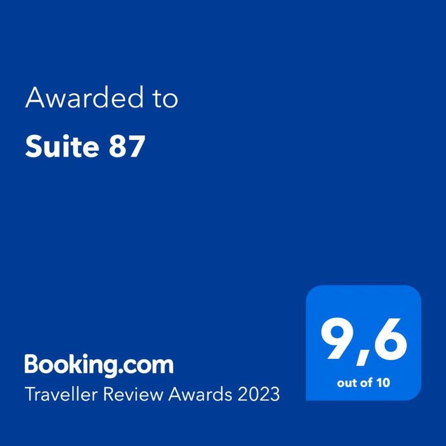 Suite87 Mesagne Bagian luar foto